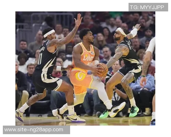 米切尔上半场表现惊艳11投8中轻松拿下18分4篮板2助攻助力球队奋勇争先