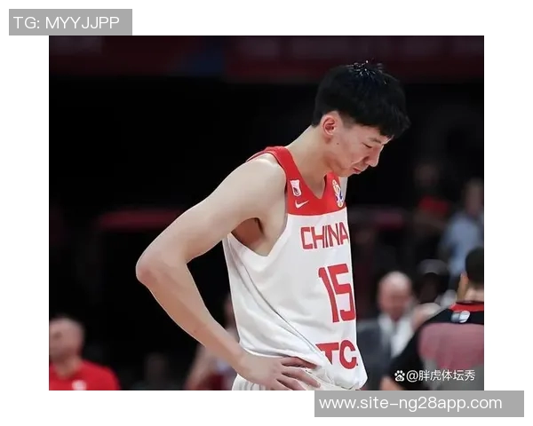 周琦与珀塞尔场上冲突升级双方互喷垃圾话险些爆发争斗 周琦与珀塞尔场上冲突升级双方互喷垃圾话险些爆发争斗